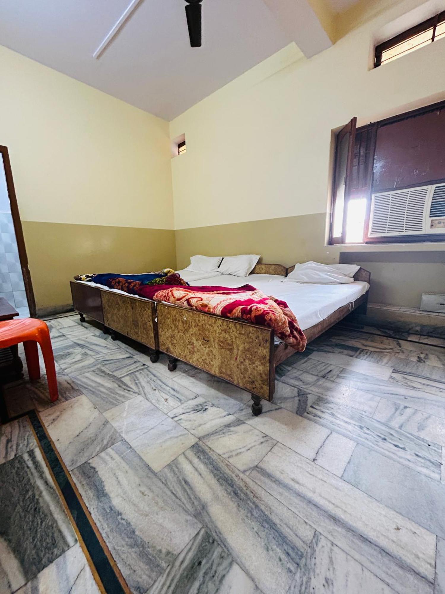 Satsang Lodge Benares Buitenkant foto